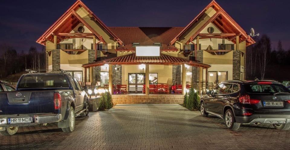 Bed and Breakfast Aranykakas Etterem Es Panzio Sindominic Екстер'єр фото