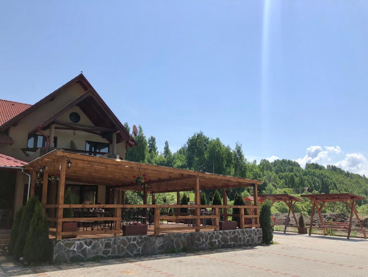 Bed and Breakfast Aranykakas Etterem Es Panzio Sindominic Екстер'єр фото